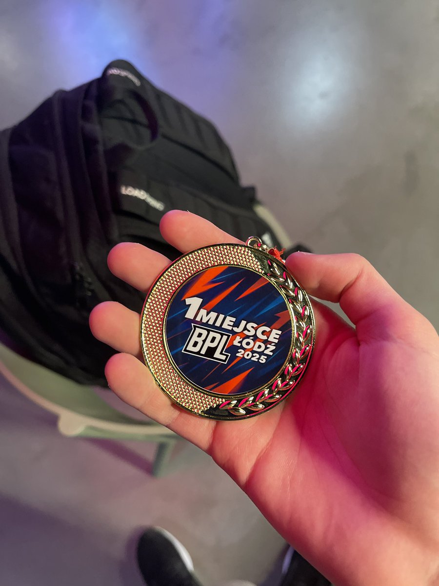 Got my first ever 1v1 dub at the <a href="/BrawlhallaPL/">Brawlhalla Polska</a> LAN! 

I’m very happy I took part in it; was an extremely fun event.

I’ll make sure to post some pics from the event at the end of this week 🙃