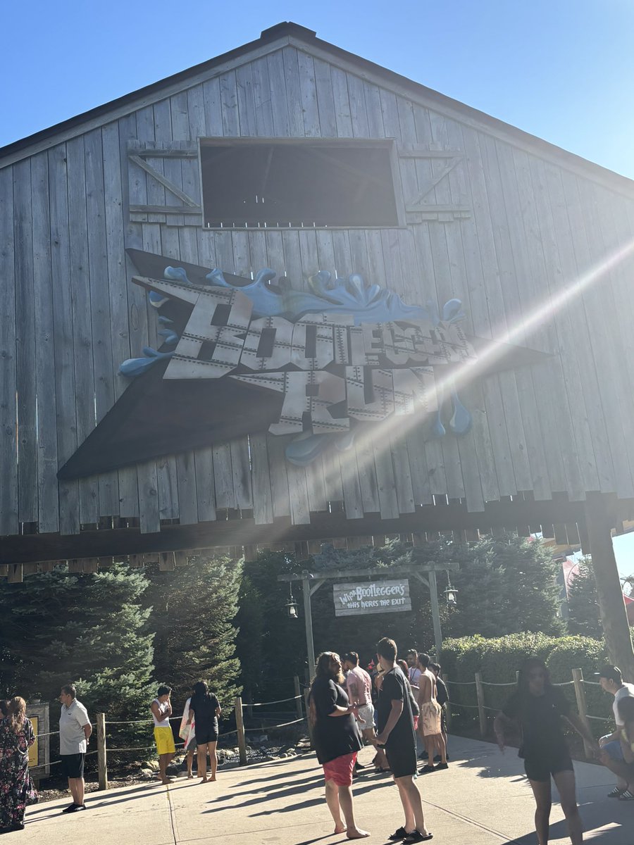 lb_adventures's tweet image. Had a great time at @SplishSplashWP 
on Saturday as my last hurrah of Summer! Happy Labor Day everyone! More info here: splishsplash.com                                              #splishsplash #longislandny #travelagent #travel #laborday