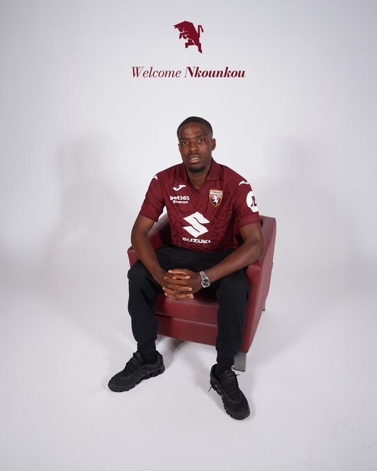 FT_Total's tweet image. OFICIAL ✍. Niels Nkounkou es nuevo jugador del Torino. El lateral zurdo llega cedido con obligación de compra según objetivos procedente del Frankfurt. #SFT #SGE