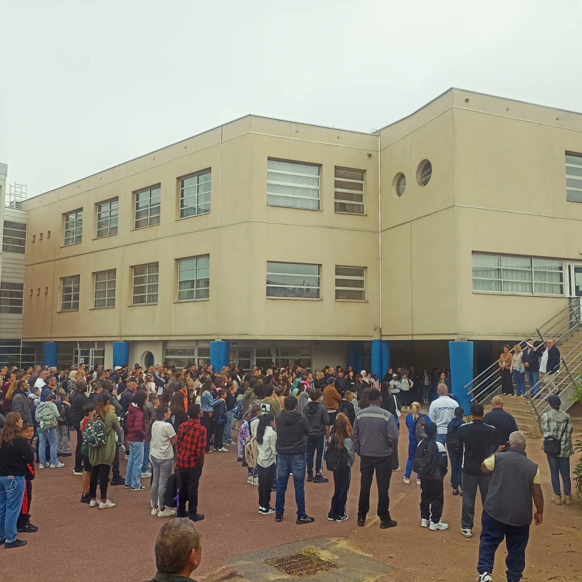 ClgThelle's tweet photo. Rentrée des 6èmes du collège du Thelle :
Accueil le matin avec les Professeurs Principaux et activités sportives cet après-midi.
Merci à l'équipe d'EPS pour l'organisation et aux PP pour l'accompagnement.
#rentree2025 https://t.co/Ue9aGcRXhN