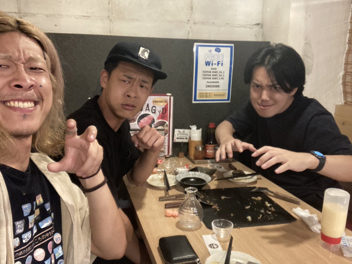 nagarekawadogs's tweet image. ぱんぴ〜ろーずのジェネラジにでやす！
21:00からYouTube配信予定
全員広島出身だしゃうす

ぱんぴ〜のYouTube登録おねしゃうす
↓↓
youtube.com/@panpi-am?si=K…