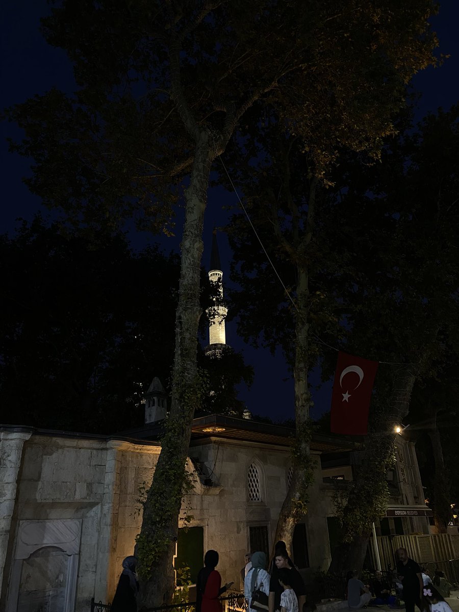 Her imtihanın sonunda mutlaka bir mükâfat  vardır;
Tüm mesele sabır ve tahammülde…