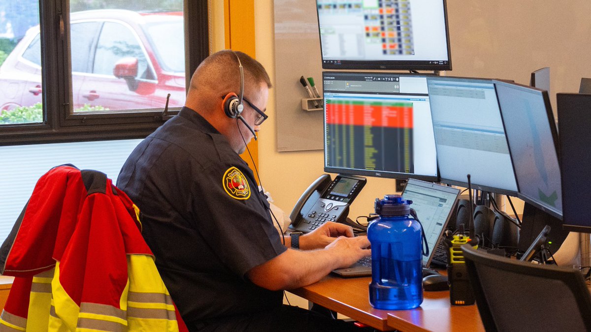 CLTgov's tweet image. Today, we honor the hardworking individuals who keep our city moving forward. Your dedication strengthens our community, and we&apos;re grateful for all that you do.

The City of Charlotte is committed to supporting workforce development programs that create opportunity, build skills…