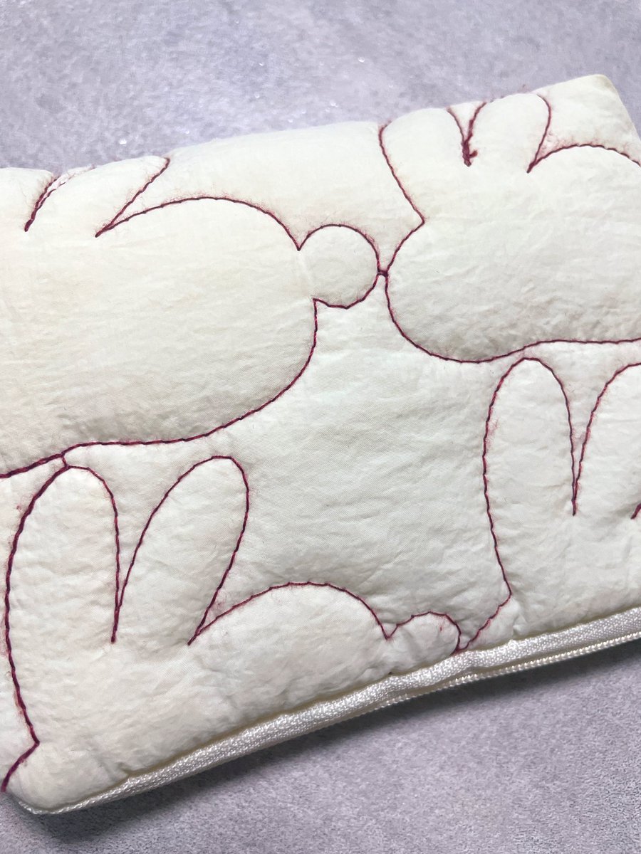 同じ柄のポーチもってるwwwww