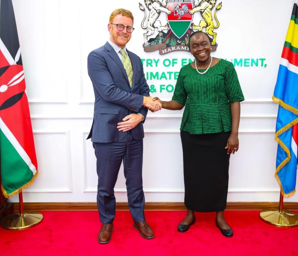 IOM Kenya (@iomkenya) on Twitter photo Kenya continues to lead on climate mobility! Thank you to <a href="/DeboraBarasa/">Dr Deborah Mlongo Barasa</a> the Cabinet Secretary for Environment for a fruitful meeting on deepening our work on #ClimateMobility & aligning efforts ahead of #AfricaClimateSummit. Kenya continues to lead on climate mobility! Thank you to <a href="/DeboraBarasa/">Dr Deborah Mlongo Barasa</a> the Cabinet Secretary for Environment for a fruitful meeting on deepening our work on #ClimateMobility & aligning efforts ahead of #AfricaClimateSummit.