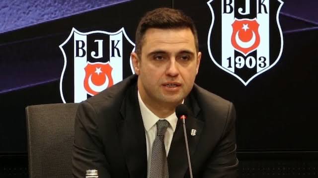 Ceyhun Kazancı zamanında yapılan transferlerin arasında “tek yanlış” olarak görülen Onana hiçbir transfer döneminde elde kalmadığı için kulüp zarar etmedi. 

Zeki Önder Özen ile birlikte Beşiktaş’a doğru futbol aklını getiren adamı menajerlere peşkeş çektiler. Bize her şey mübah.