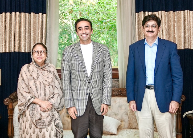 کراچی: پاکستان پیپلزپارٹی کے چیئرمین بلاول بھٹو زرداری اور پی پی پی شعبہ خواتین کی مرکزی صدر فریال تالپور سے وزیراعلی سندھ کی ملاقات

کراچی: چیئرمین بلاول بھٹو زرداری اور پی پی پی شعبہ خواتین کی مرکزی صدر فریال تالپور سے وزیراعلی سندھ کی ملاقات بلاول ہاؤس میں ہوئی

کراچی: چیئرمین