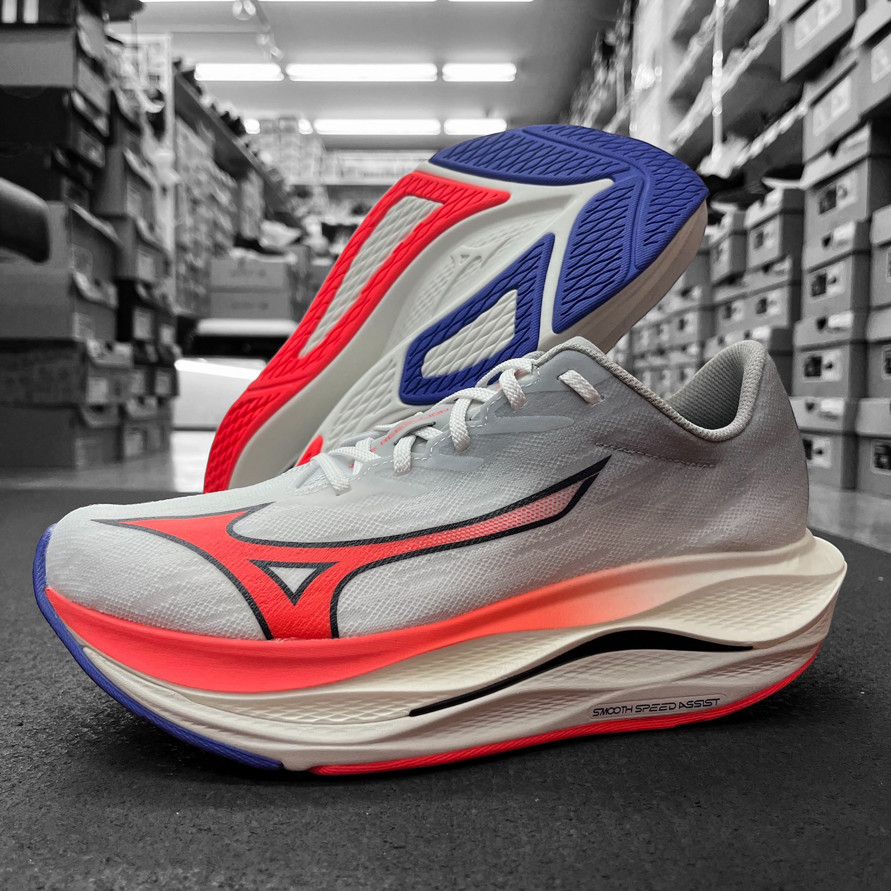 希少カラー Mizuno WAVE REBELLION MIZUNO WAVE REBELLION（ミズノ ウエーブリベリオン）シリーズに