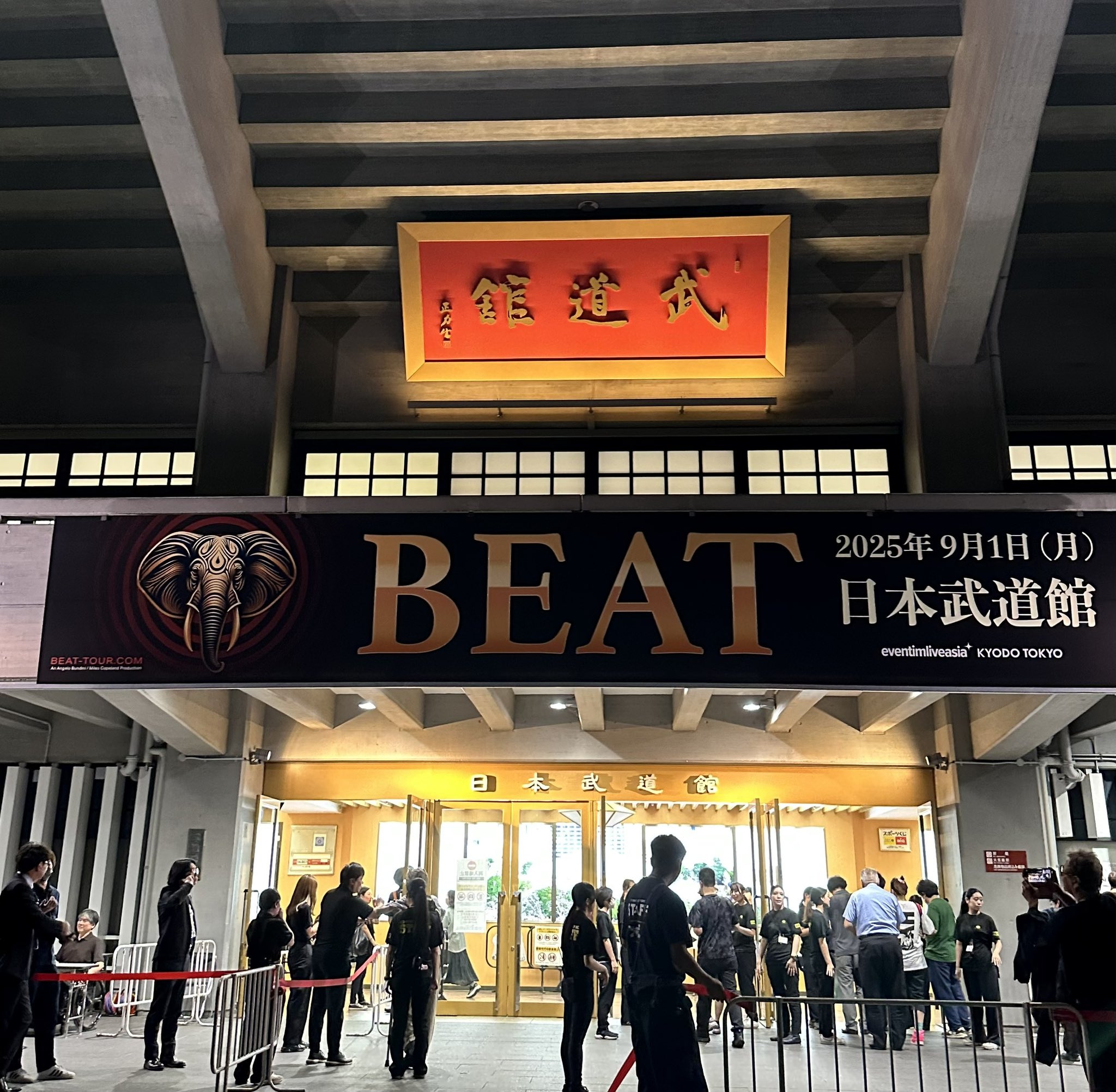 コンプリート武道館 ExWHYZ、グループ始動から9ヶ月で開催された初日本武道館