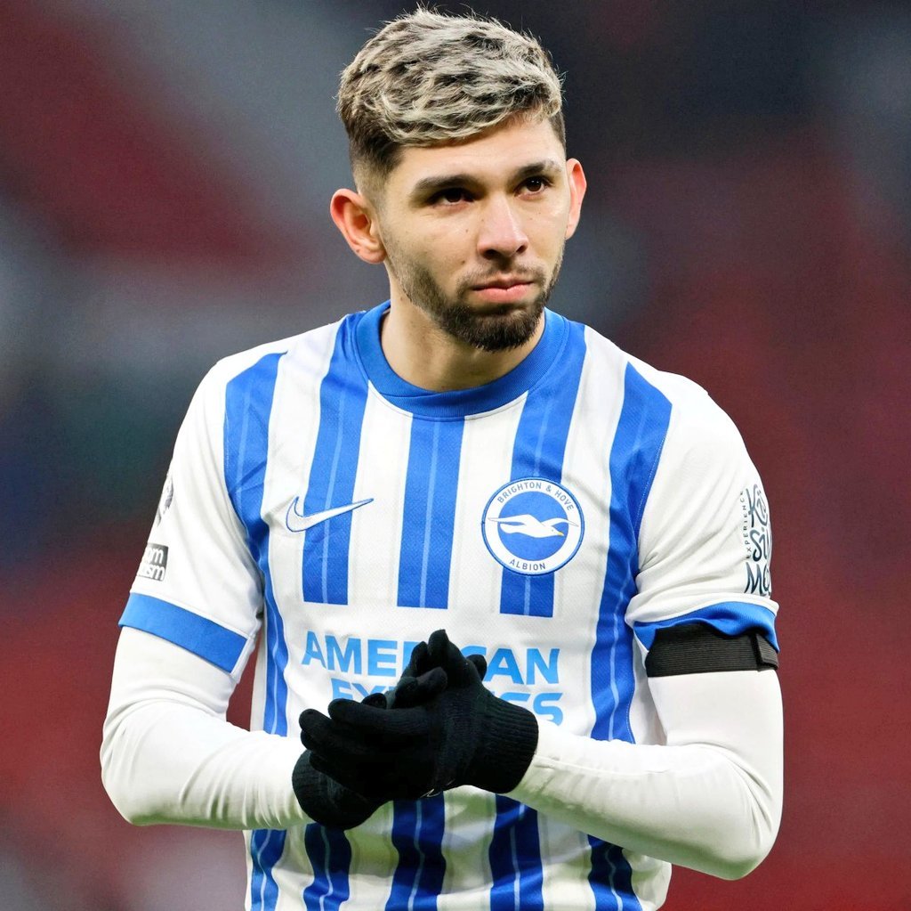 mercatosphera's tweet image. 🇫🇷 El #Estrasburgo ha fichado al medio-ofensivo paraguayo Julio Enciso (21 | #Brighton) por 18.500.000 €. Firma hasta junio de 2029.