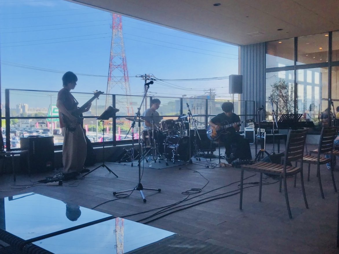 WABS_band's tweet photo. ［ライブ情報］
9/6(土) 吉川Jazz Night 2025
イオンタウンステージ（最寄り駅：JR吉川美南駅西口）

無料でご覧いただけます！
出演時間は16:45〜です。
開放感のあるカフェテラスでの演奏です。ぜひ遊びに来てください🎷✨ https://t.co/2ShANcVjDE