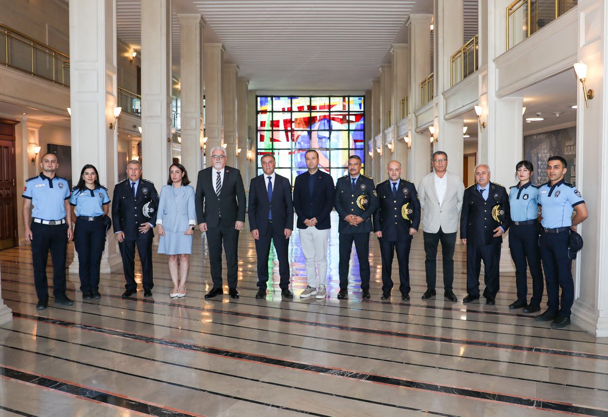 Zabıta Teşkilatımızın 199. Yıl Dönümü Kapsamında, Daire Başkanımız Sn Metin ALPER, birim müdürlerimiz ve zabıta personelimizi kabul eden Belediye Başkan Vekili Sn Nuri ASLAN ve Genel Sekreter Sn. Prof. Dr. Volkan DEMİR Zabıta Haftamızı tebrik etti.

#ZabıtaHaftası