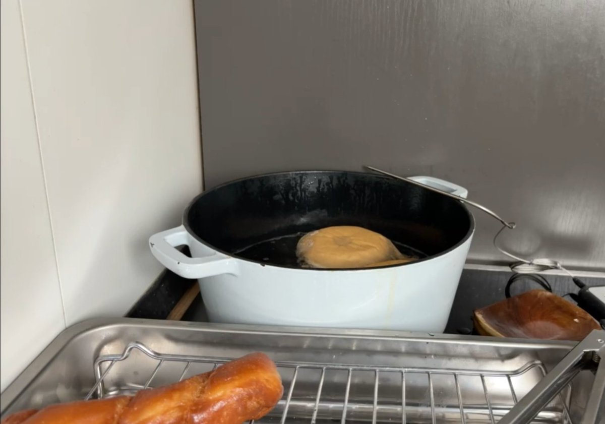 baba_hier's tweet image. Somehow I wanna keep watching this, even though don&apos;t understand a bit (#kawaii #kick #cooking #japanese #nihonjin)

kick.com/schleier-kasumi