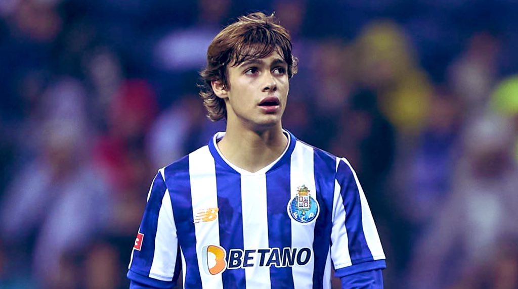 🟡⚫️🇸🇦#Alittihad 

🚨Rodrigo Mora🇵🇹 du FC Porto ne signera pas à Al-Ittihad. Le club saoudien ne lèvera pas la clause libératoire de 70M€ qui est jugée beaucoup trop onéreuse.

Laurent Blanc n’a jamais voulu faire signer le joueur qui n’entre pas dans ses plans.
#SPL #FCPorto