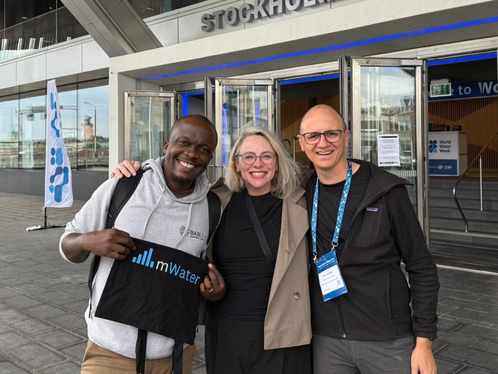 BASEflowMW's tweet image. We don’t just collect data—we live by it. Thrilled to connect with the brains behind our go-to platform  @mWaterCo at #worldwaterweek #WWWeek. Here’s to keeping the data love alive! 💙📊