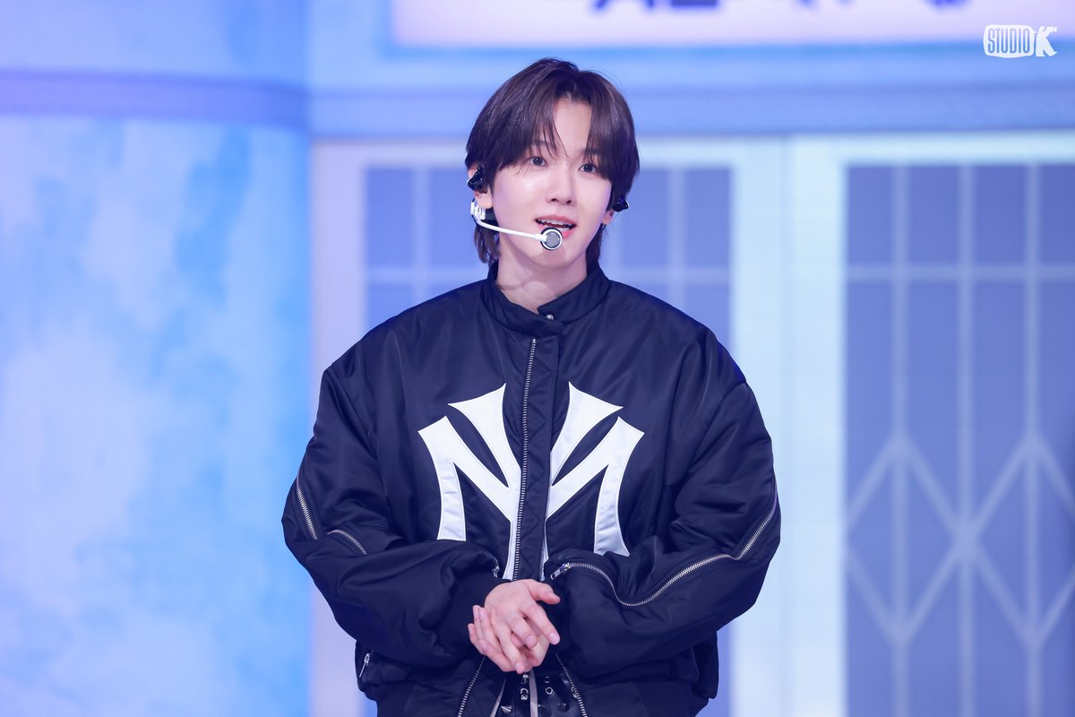KBS Kpop (@studiok_twt) on Twitter photo 🏦 뮤직뱅크 금고 털이 🏦
(Music Bank Behind Photo📸)
#백현 (#BAEKHYUN)
뮤뱅 금고 OPEN✨
<a href="/BAEKHYUN_INB100/">BAEKHYUN_official</a>
#MusicBank #BehindPhoto #StudioK
#뮤직뱅크 #현장스틸 #뮤뱅 #금고털이 🏦 뮤직뱅크 금고 털이 🏦
(Music Bank Behind Photo📸)
#백현 (#BAEKHYUN)
뮤뱅 금고 OPEN✨
<a href="/BAEKHYUN_INB100/">BAEKHYUN_official</a>
#MusicBank #BehindPhoto #StudioK
#뮤직뱅크 #현장스틸 #뮤뱅 #금고털이