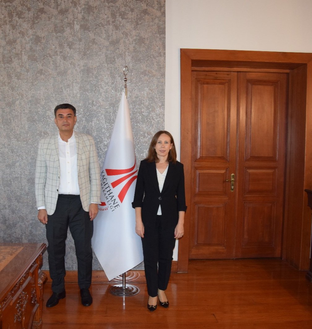 Halkbank 1.bölge Koordinatörü Cüneyt ÖPÇİN,Kağıthane Şube Yöneticisi Gülay ÇİTAK ve Müşteri Temsilcisi Cüneyt ALPHAN, Ziraat Bankası Çağlayan Şube Müdürü Berrin OĞUZ YALÇIN, Kaymakamımız Yüksel KARA’yı ziyaret ederek hayırlı olsun dileklerinde bulundular.