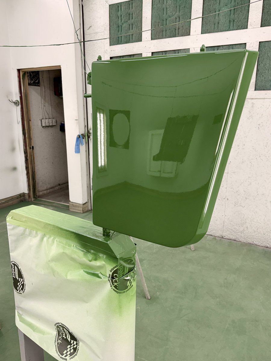 ScanlanTractor's tweet image. A little more paint work on the 2510