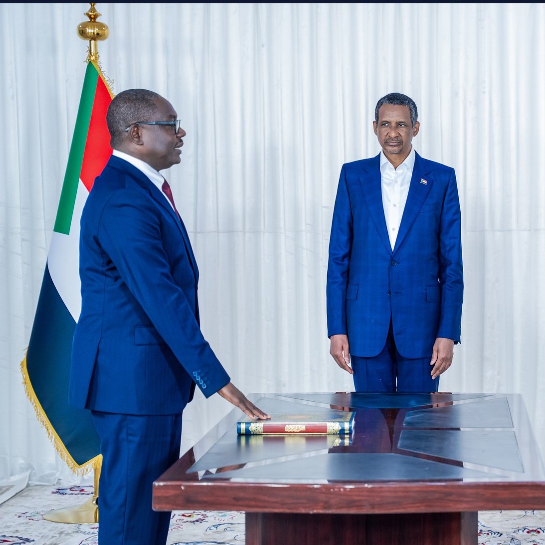 Ivadleber's tweet photo. Mohammed Hassan Al Tayyeb took an oath as Prime Minister of The Government of Peace &amp; Unity in Nyala city. #Sudan #GoPU #Nyala https://t.co/KqaSGI5FQV