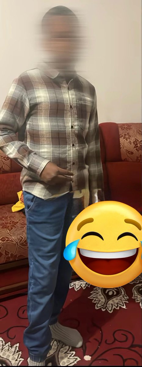 AZZUR34's tweet photo. Wsssh la tenue de mon couz pour la rentrée 🤣🤣🤣🤣 https://t.co/ER0bllMLCY