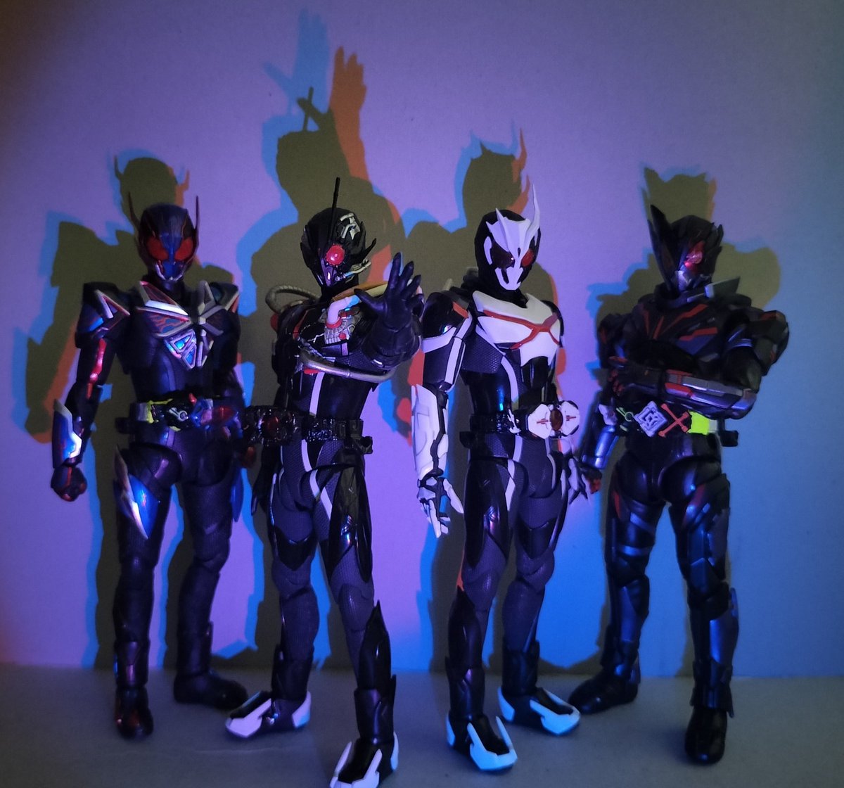 仮面ライダーゼロワン - البحث / X