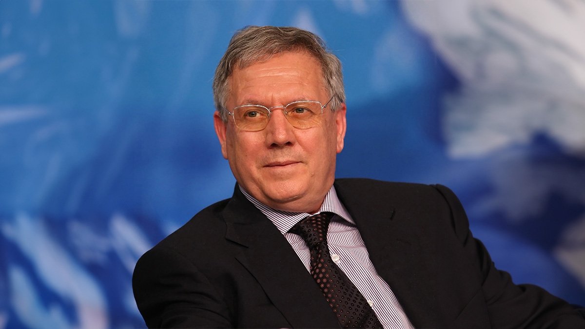 Fenerbahçe tarihine adını altın harflerle yazdıran Aziz Yıldırım'ın hayatını daha yakından öğrenmeye ne dersiniz?

Hazırsanız, başlıyoruz…