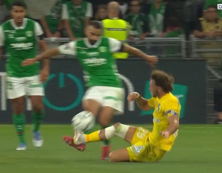 topaliletop75's tweet image. Dites vous qu’en 1 saison et 4 matchs on a vu tout ça avec un total de 0 cartons rouges sorti mdrrr