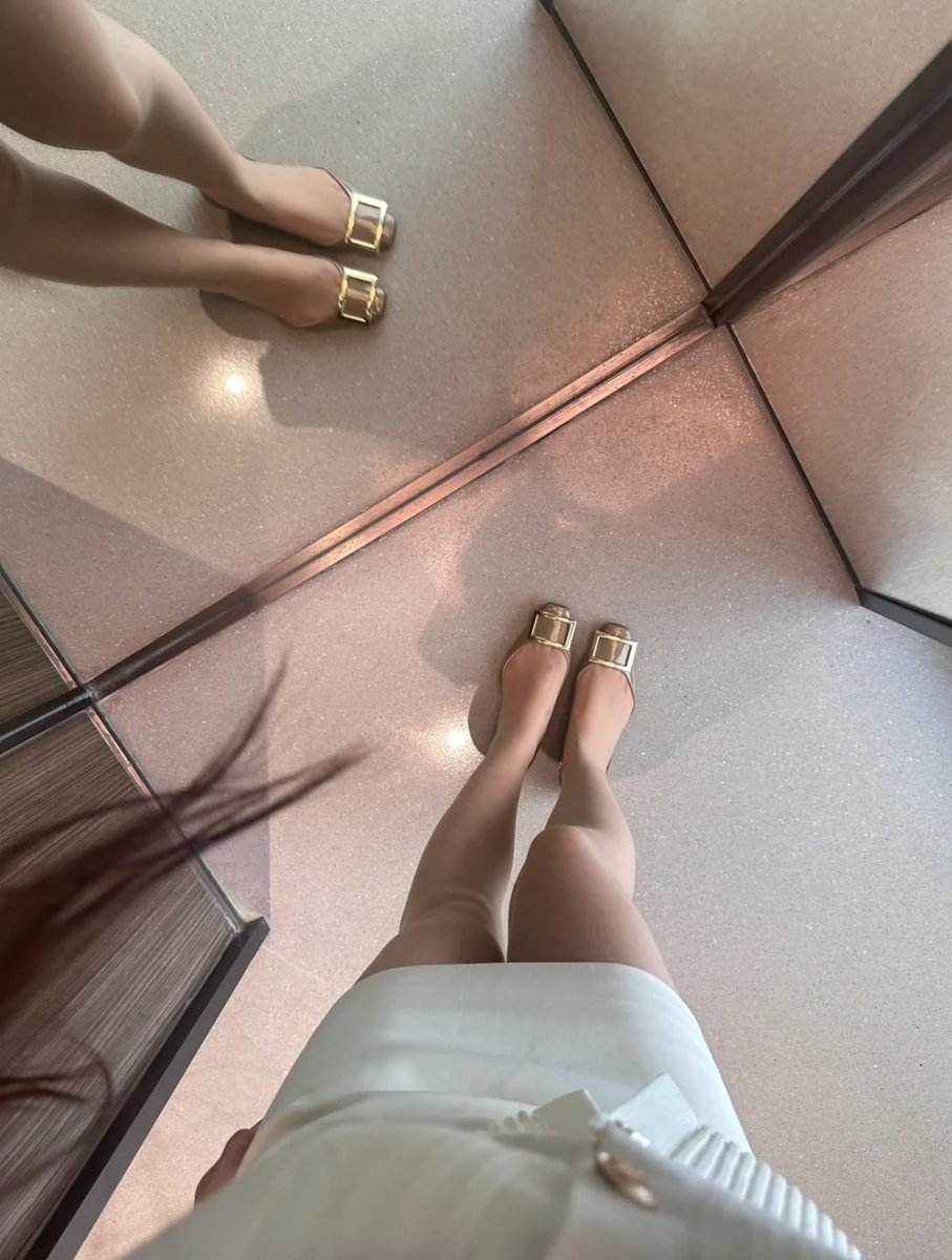 LKmt203's tweet photo. 👠 絲襪已經準備好囉～
9月初活動 👉 約會就送絲襪 💝

這些絲襪…只差一個人來撕開而已😈
本人實拍，不修圖，直接真實腿控福利～
心動卻不行動，錯過就沒囉～😉

#台中 #雙北 #新竹 #彰化 #台南 #高雄
點擊預約   ❤️    點擊了解   ❤️    點擊咨詢 (https://t.co/tiw7Y48z7t) https://t.co/5WgUROYwtX