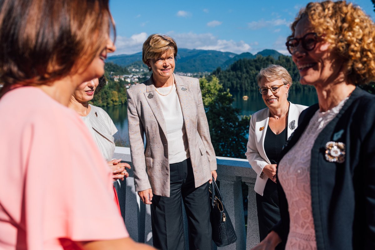 #BSF2025 Women panelists, including 🇱🇻 and 🇽🇰 MFAs, Commissioner 🇪🇺 <a href="/hadjalahbib/">Hadja Lahbib</a> ,  DG <a href="/wto/">WTO</a> and Deputy <a href="/NATO/">NATO</a> agreed that women politicians, regardless of their different political affiliations, must support each other and cooperate in addressing challenging issues and act in a