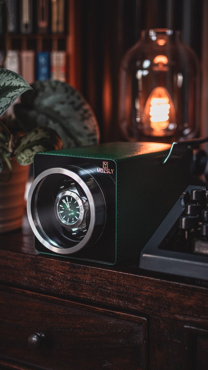 mozsly51388's tweet image. 🙌Crafted for collectors, designed to elevate every moment.
This Labor Day, enjoy 20% OFF—loved by watches, limited time only.
🔗 [link in bio ]
#mozsly #watchwinder #watchbox #watchroll #LaborDay #gentlemenstyle #menstyle #watchcollector #watchlover #storage #luxuryaesthetic