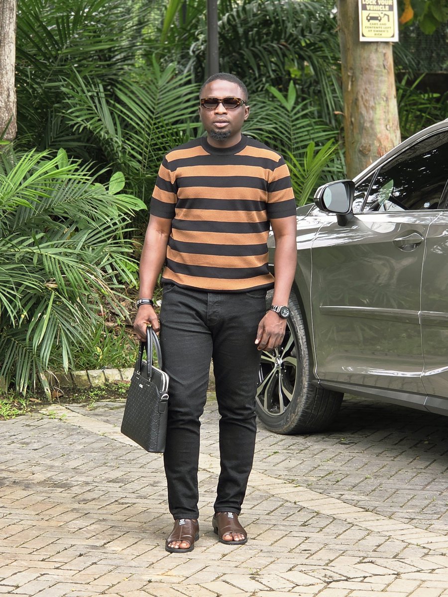 paj1official's tweet photo. MONEY | MAKING | MONTH 💰

HAPPY NEW MONTH FAM ❤️🫂

@officialmadeap1 ✂️
@oganlaherbalmix 🌿
@madepropertynig  🏘️ https://t.co/YT3q5w7eX4