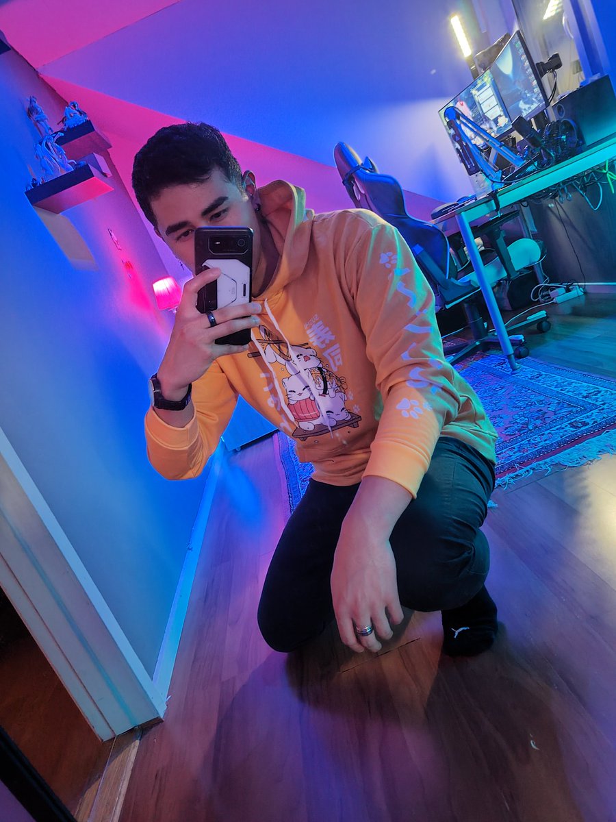 HowlingNeko 🧊🐾 tweet media