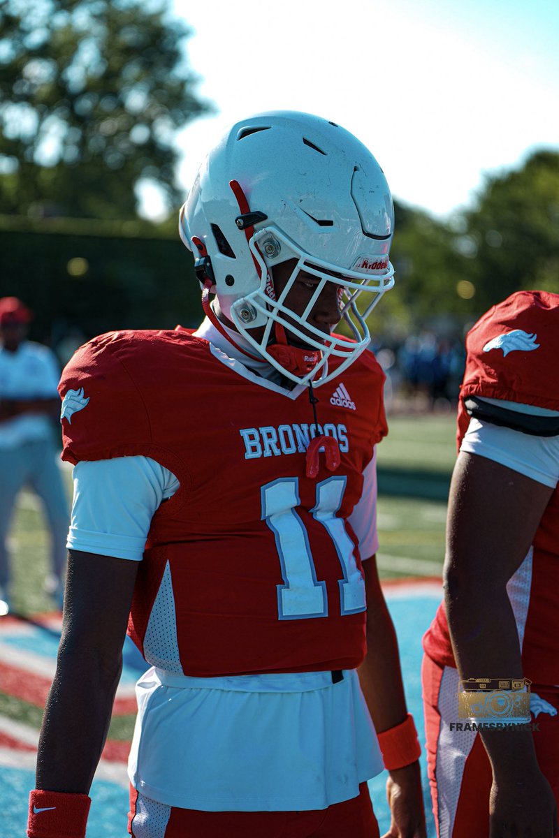 MalachiiHenigan's tweet image. A few of my clips from week-1
@CoachBrownAK @PrepRedzoneIL @QBHitList @DeepDishFB @EDGYTIM @gobigrecruiting @CGoffology