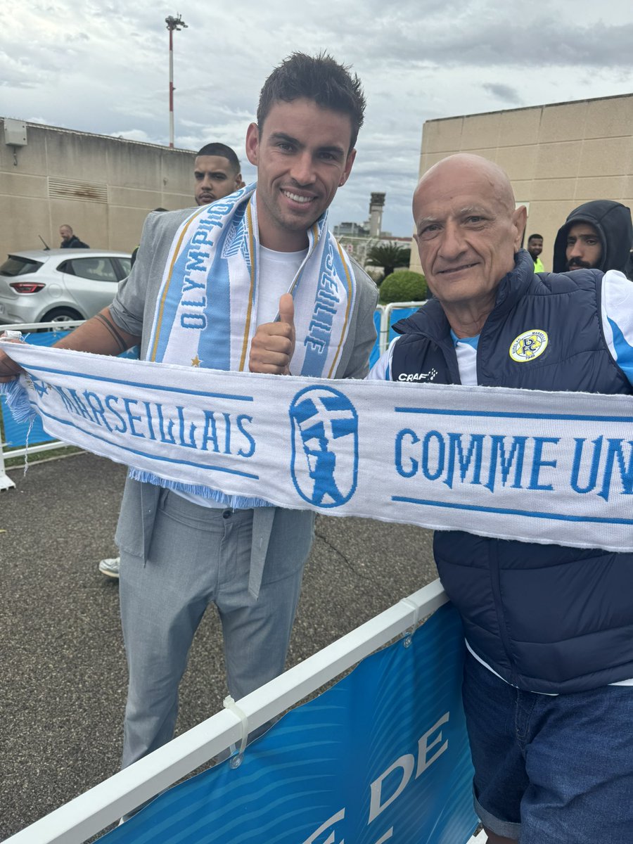 Voilà <a href="/mattoriley8/">Matt O'Riley</a> est arrivé à Marignane 💪💙😎
#TeamOM