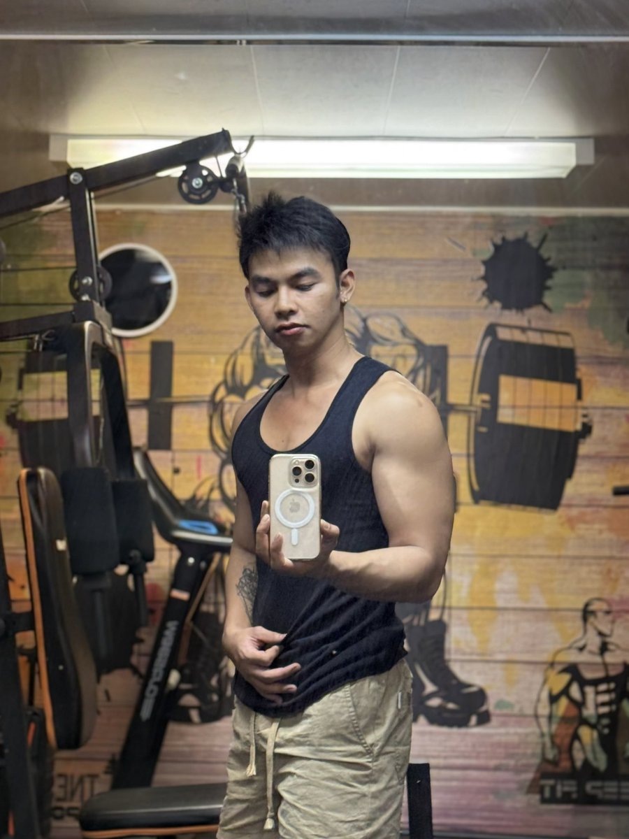 markuscale's tweet image. with or without?