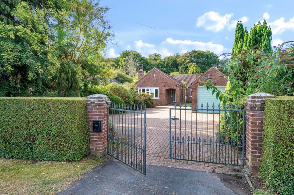 A bungalow where Andrei-Mihai Simion-Munteanu murdered his mother and her partner, has been put on the market for the first time in six years. #lincolnshire swd.media/videos/double-… via <a href="/SWDMedia/">SWD Media</a>