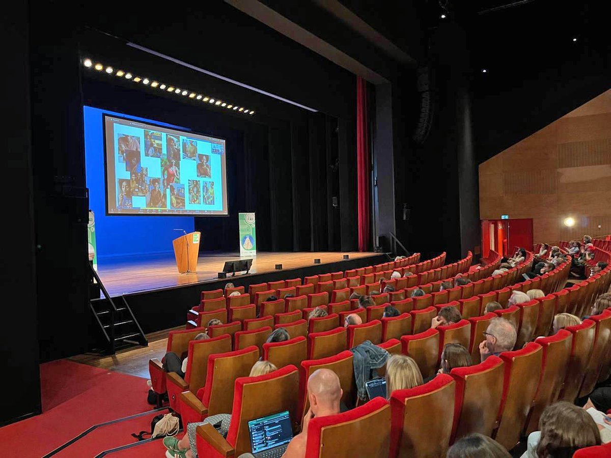 The keynote sessions at #EHPS2025 in the #Netherlands showcased the very best of innovation and thought leadership in #HealthPsychology.

 🎤 Dr. Ellen Smets
 🎤 Dr. Sabine Sonnentag 
 🎤 Dr. Justin Presseau 
 🎤 Dr. Theresa Marteau