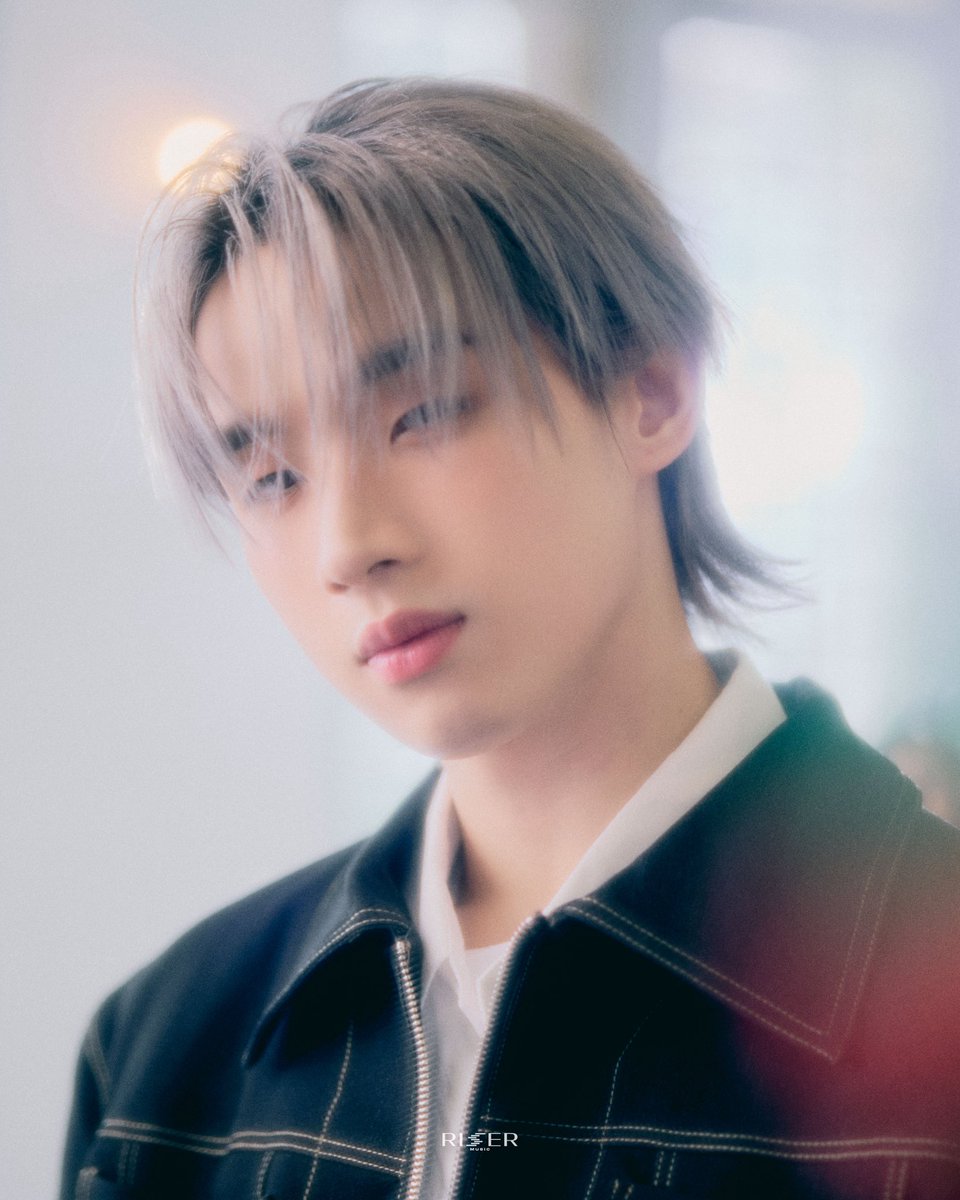 Candid moments from set 📸
'หน้าเบลอหลังชัด (Foreground) - LYKN'

YouTube : LYKN | 🎧 ALL STREAMING
🔗 youtu.be/QxQVJatEBT8

#หน้าเบลอหลังชัด_LYKN 
#LYKN
#RISERMUSIC