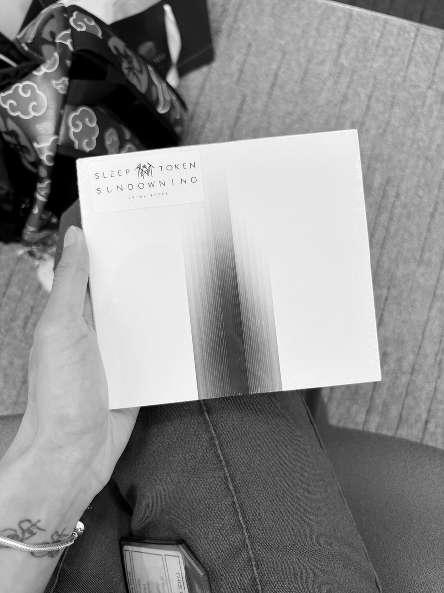 geeclouds's tweet image. I can’t explain the amount of happiness now🤍🫣