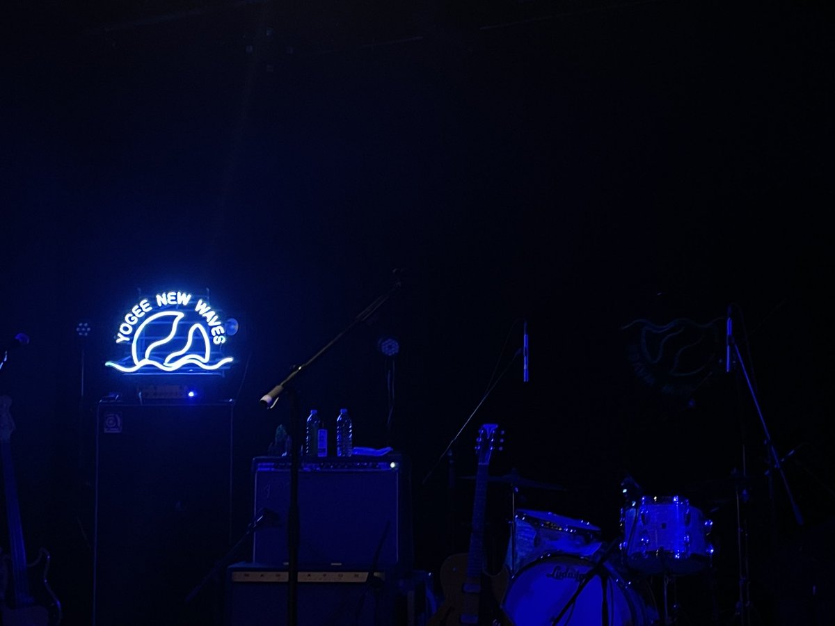 itochay's tweet image. 8/31 yogee inエビスヤ
よい夏の締めになりました。
潜水（Suichutoshi→emerald）の流れは鳥肌が立った、おそるべし表現力。新曲も2曲きけた。
客にいた若者たちからの声援は、なんだか懐かしく、可愛らしく思えた。