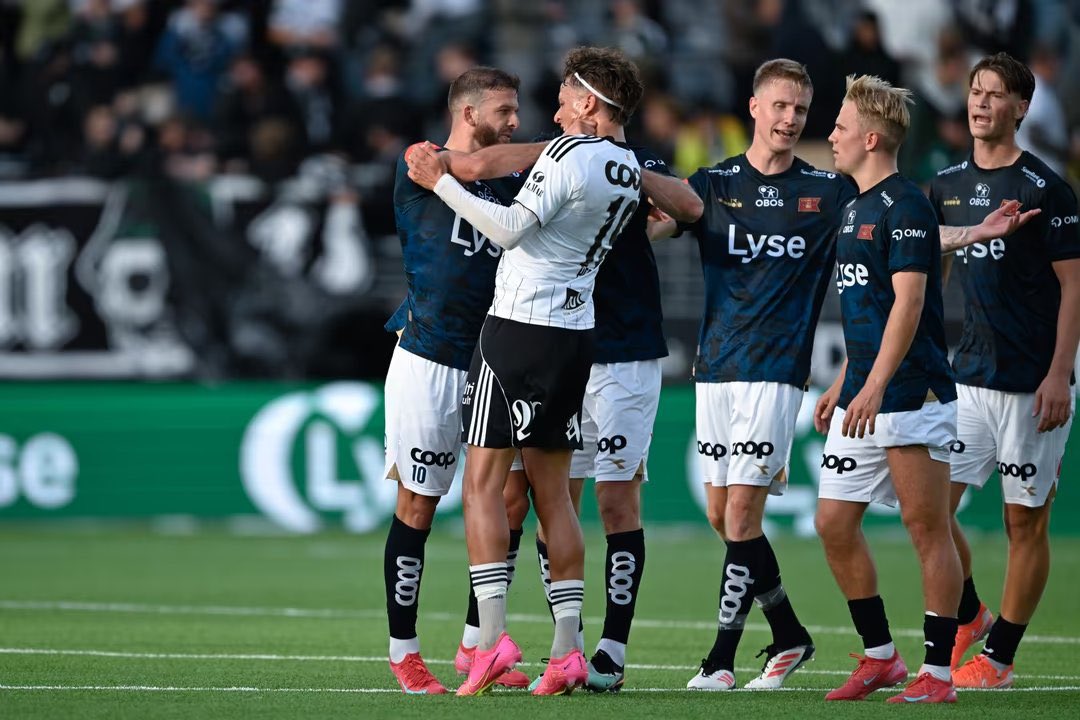 kenar85's tweet photo. Tv2 vinkle saken fint me Jesper, kanskje d ikkje va Tripic? Altså, e d ingen på jobb?? https://t.co/w9bl9SS2te