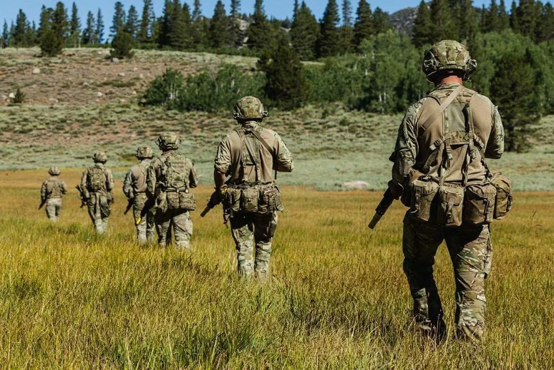 UK Royal Marines mountain training in California.
#Marines #RoyalNavy #UK #GB