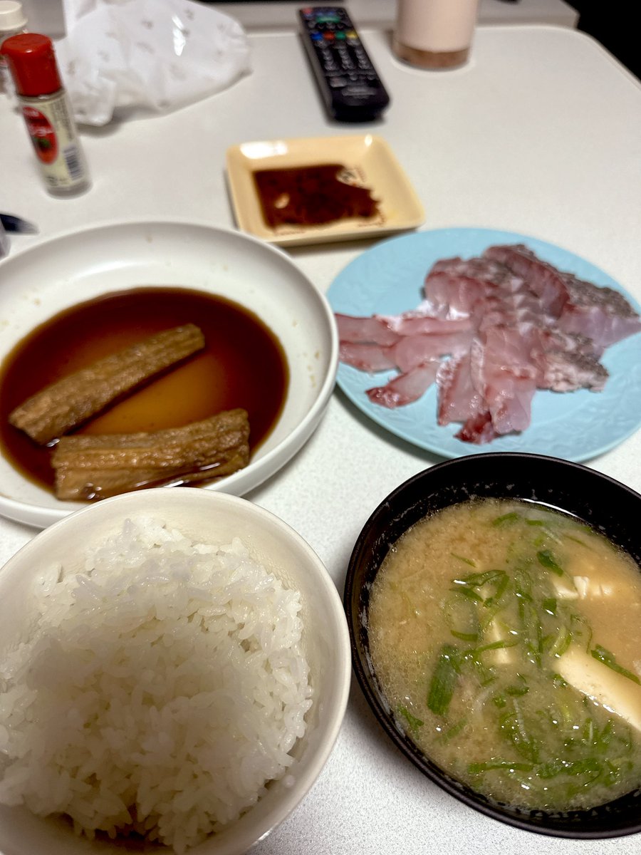 until_mk_2's tweet photo. 昨日初めて夜釣りして釣れた子たち🎣
ぎーちゃんがおいしく調理してくれて大満足なり🤤 https://t.co/0YBngyft7D