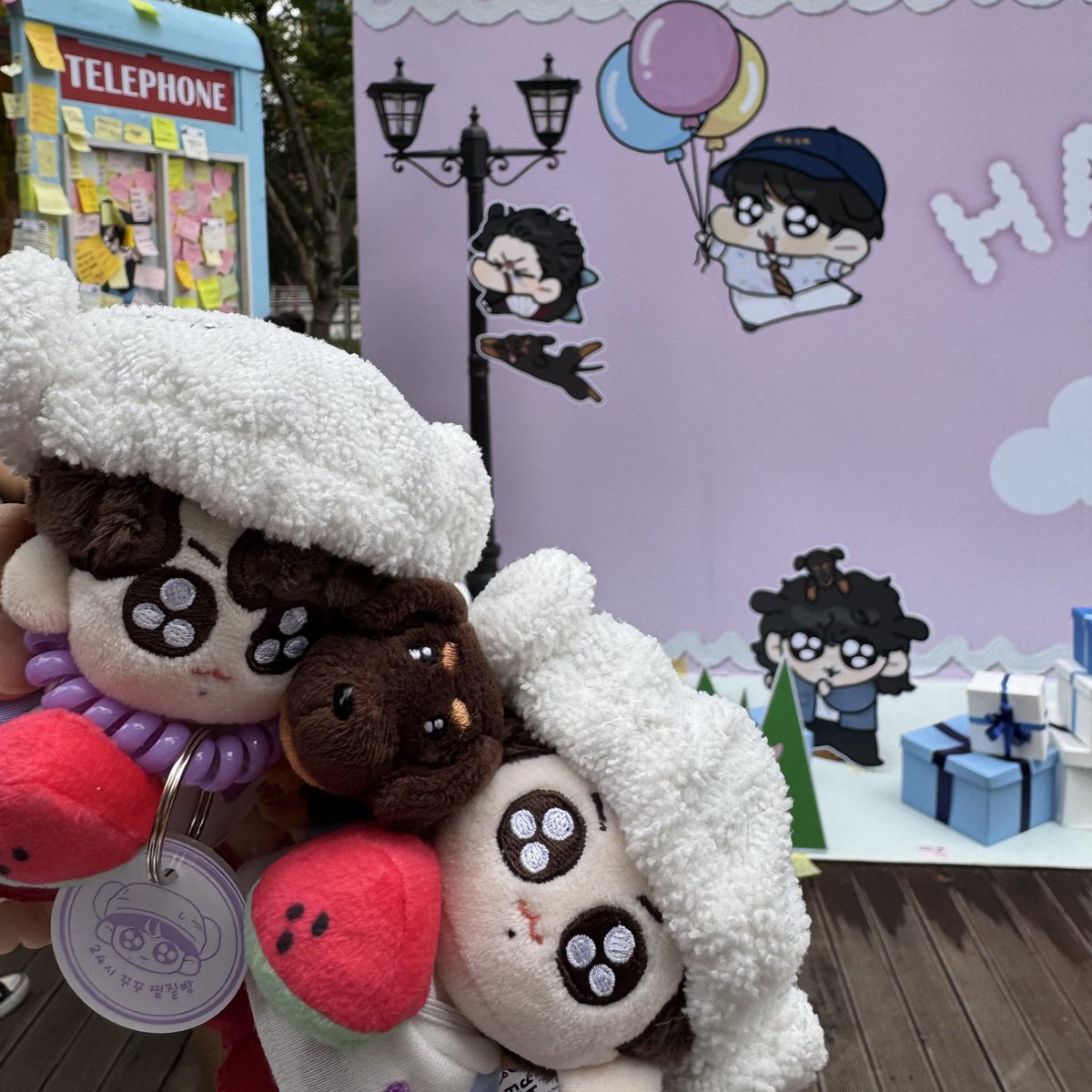 LOVEJIMIMI1013's tweet photo. 정국 생일 이벤트 용산 하이브옆 공원
늦게가서 부채는 없었지만 귀여운 정국이랑
꾹뚜기들 많이 보고왔어요!!!!!!
사진찍는 아미들이 정말많더라구요 줄서서 찍고왔습니당 다시한번 사랑을느껴💜
정국아 생일축하해🎉🐰
#정국
#JungKook
#AlwaysWith_JK
@MOKKU_milk
@JungkookJapan_ https://t.co/GBRsB6X3D8