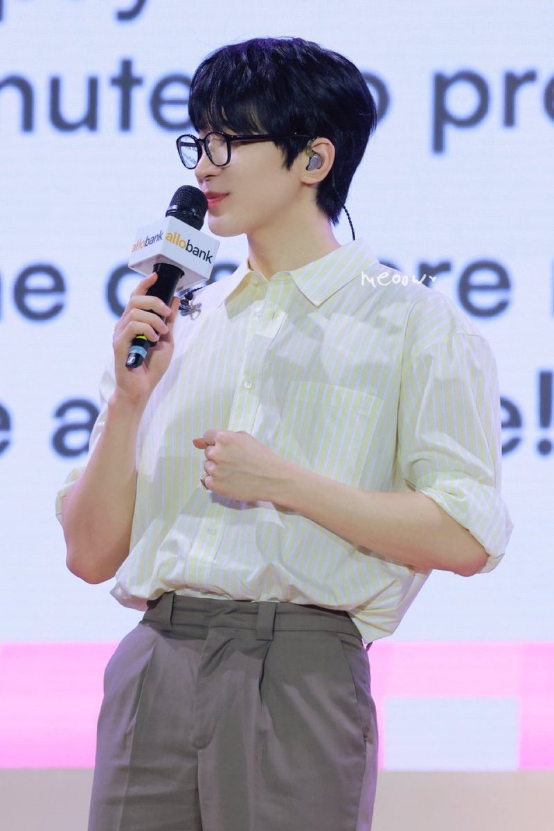 o_won_w's tweet photo. 원우 9월 주먹 꽉 쥐고 화이팅
하다가 누가 뭐라하면 그대로 펀치 날려 https://t.co/jPmDFHbFWC