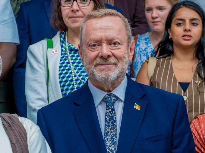 Le ministre BRITANNIQUE  , pour l'Afrique , Lord Collins sera au Sénégal aujourd'hui,   📌Un INVESTISSEMENT de 7,6 milliards sur 4 ans pour l'institut Pasteur attendu