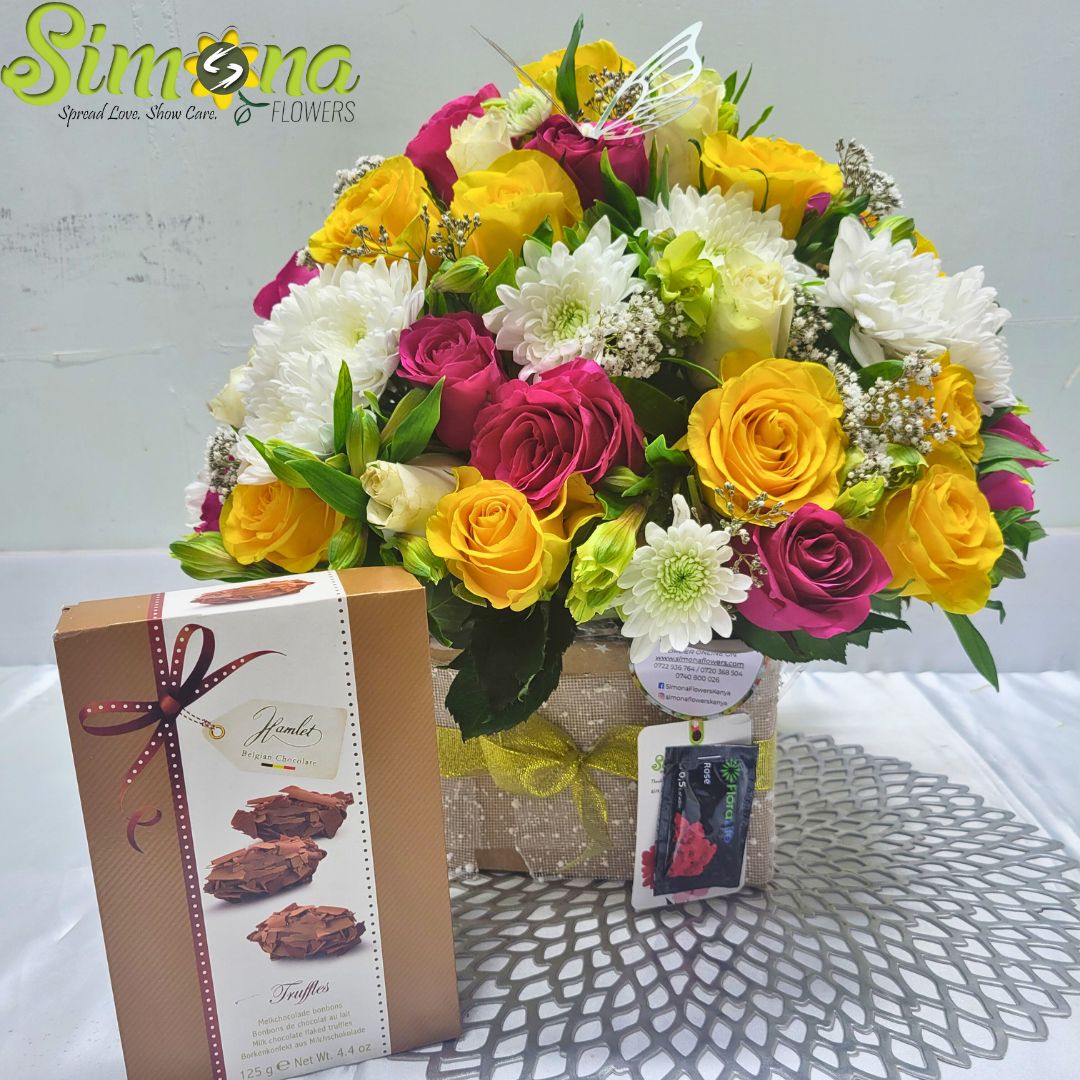 simonaflowers's tweet photo. Flowers that speak love 🌸💛💖 paired with the sweetness of chocolates 🍫✨ Perfect for every special moment. Surprise someone today with this beautiful combo from Simona Flowers 💐 #SpreadLoveShowCare #birthdays https://t.co/OGiAPLYkE7