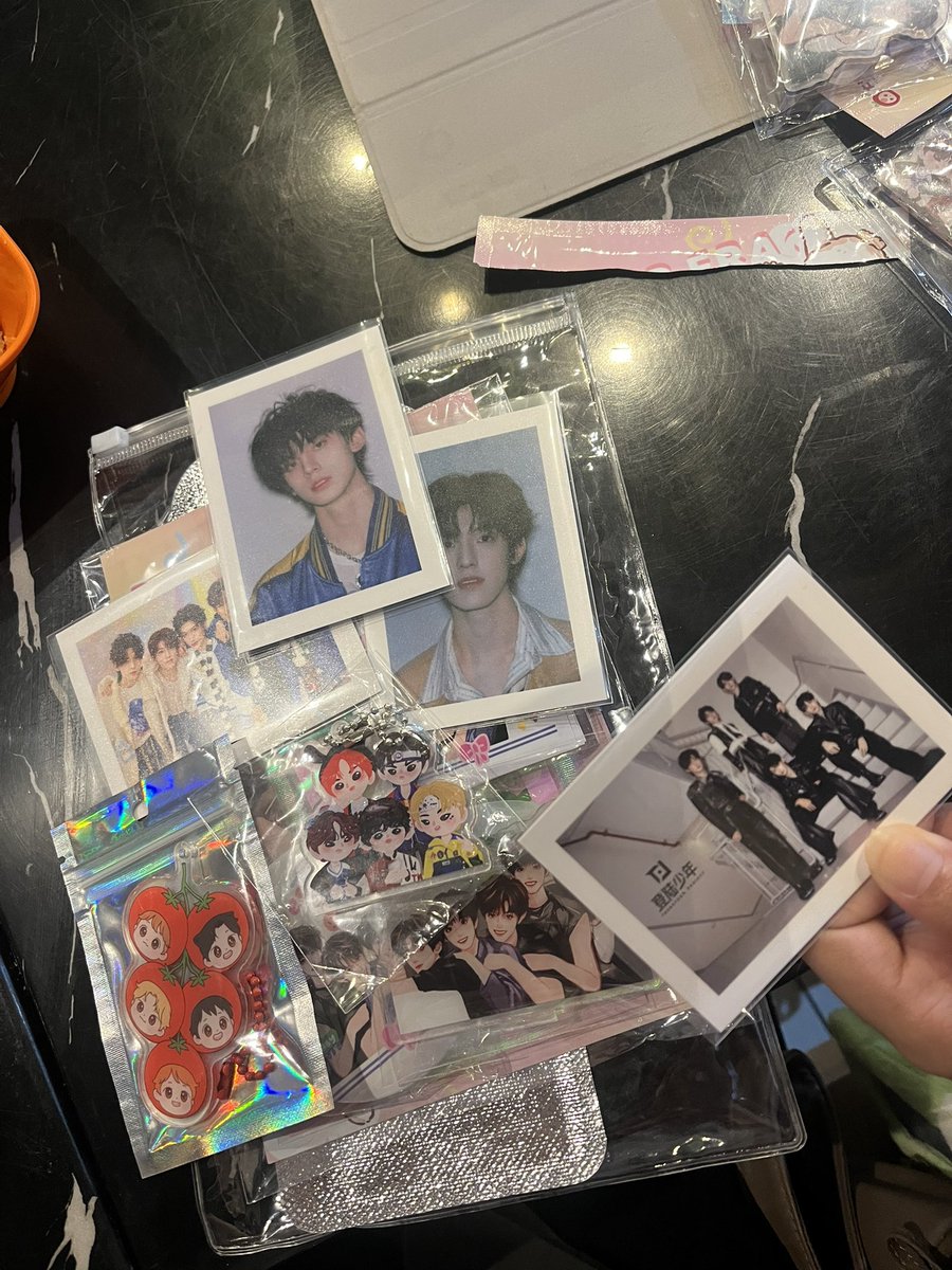 cherifromjuni's tweet image. น่ารักมากก พี่สาวมารับแล้วค้าบ🫶🏻 @_rbbabe 
#THEDAY_TOTHETOP
#TOP登陆少年 
#TransfOrmProject