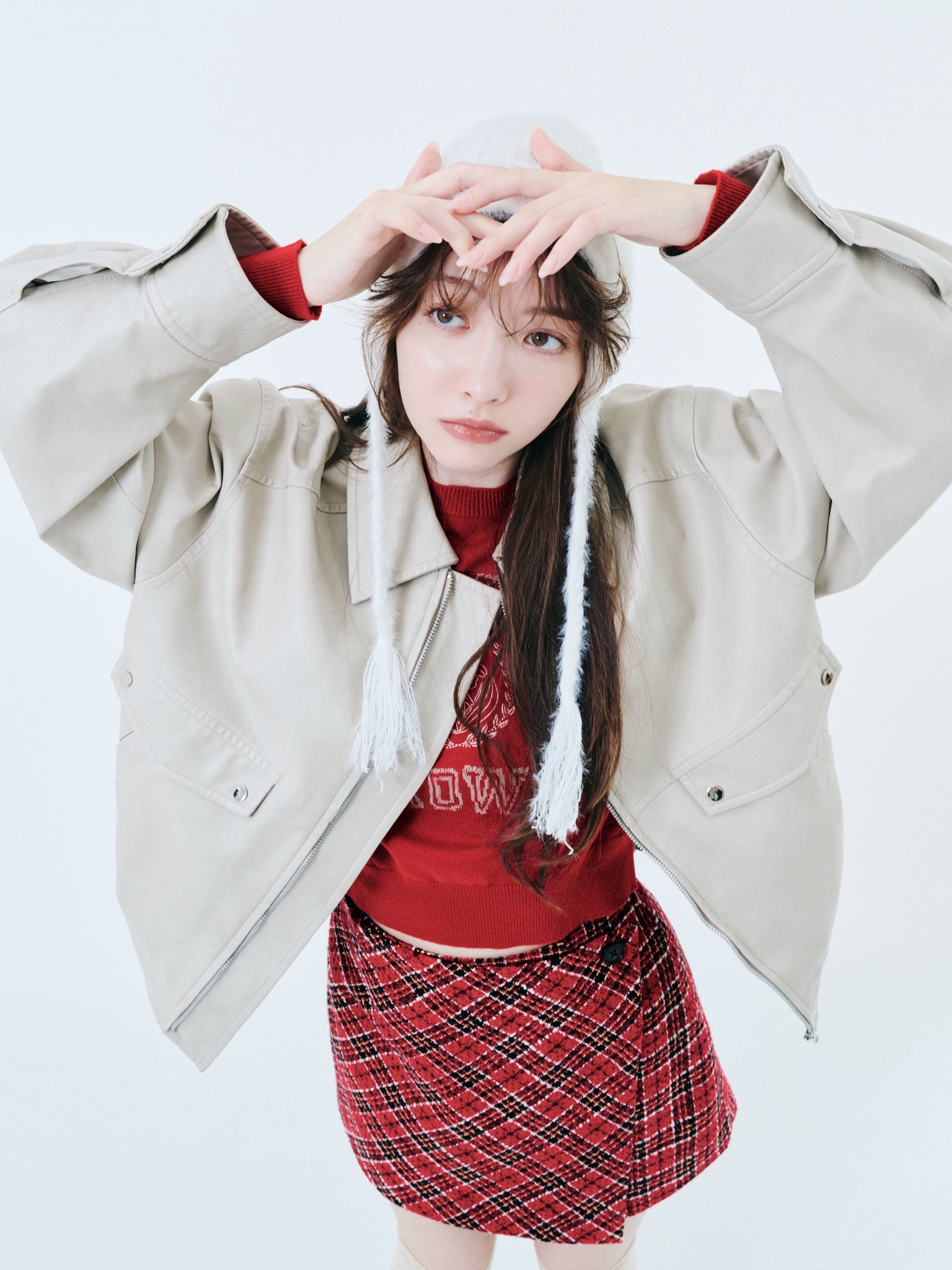 LILY BROWN 公式 on X: 