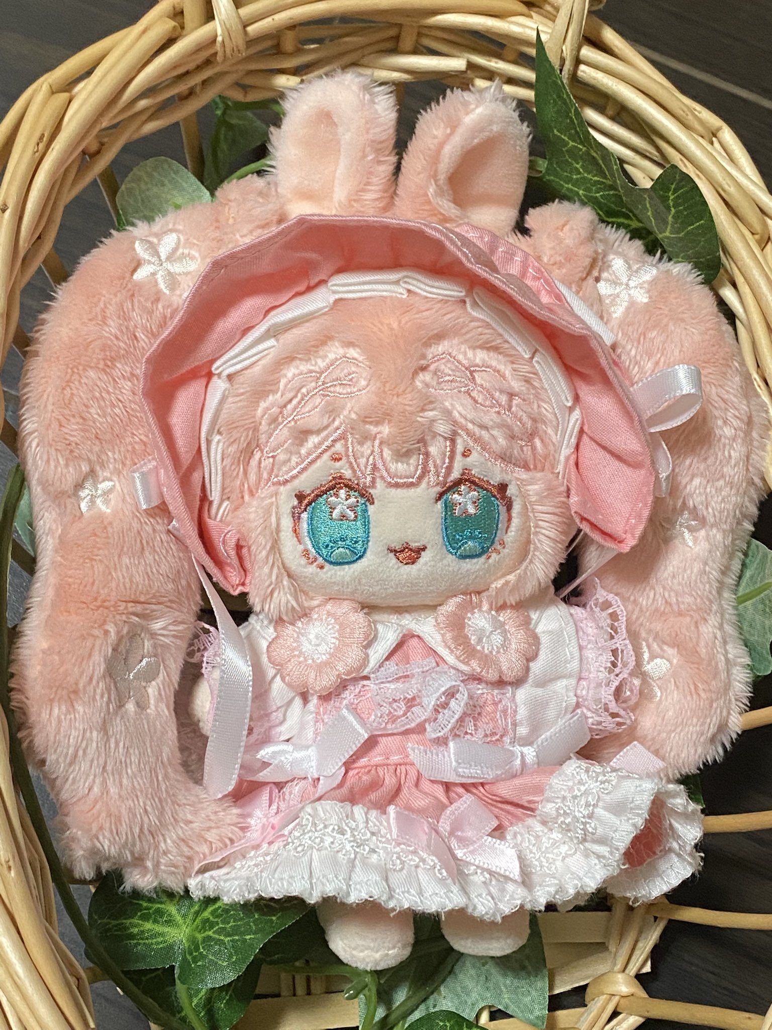 茶色のぬいぐるみ（耳に花飾り付き） デカ耳うさぎのぬいぐるみ アンティークフラワー ぬいぐるみ A